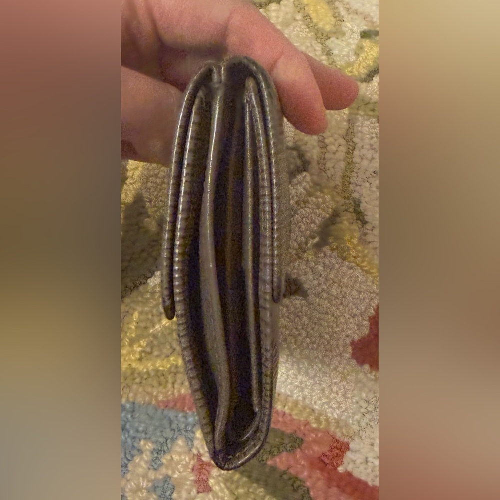 Unisex LOUIS VUITTON Vintage Epi-Leather Elise Tri-Fold Compact Wallet - Taupe - Picture 3 of 16